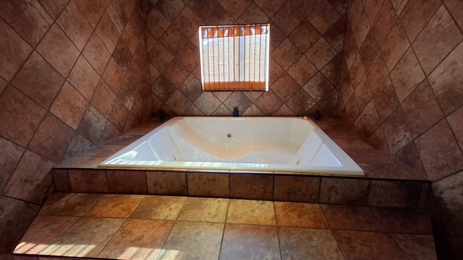 To Let 3 Bedroom Property for Rent in Vaalpark Free State